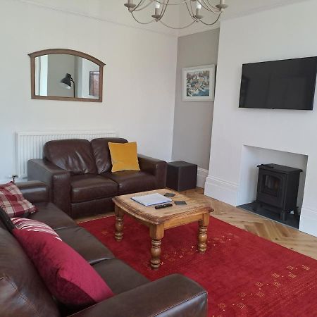 Spinnaker - Self Catering Apartment, Tenby Exteriör bild