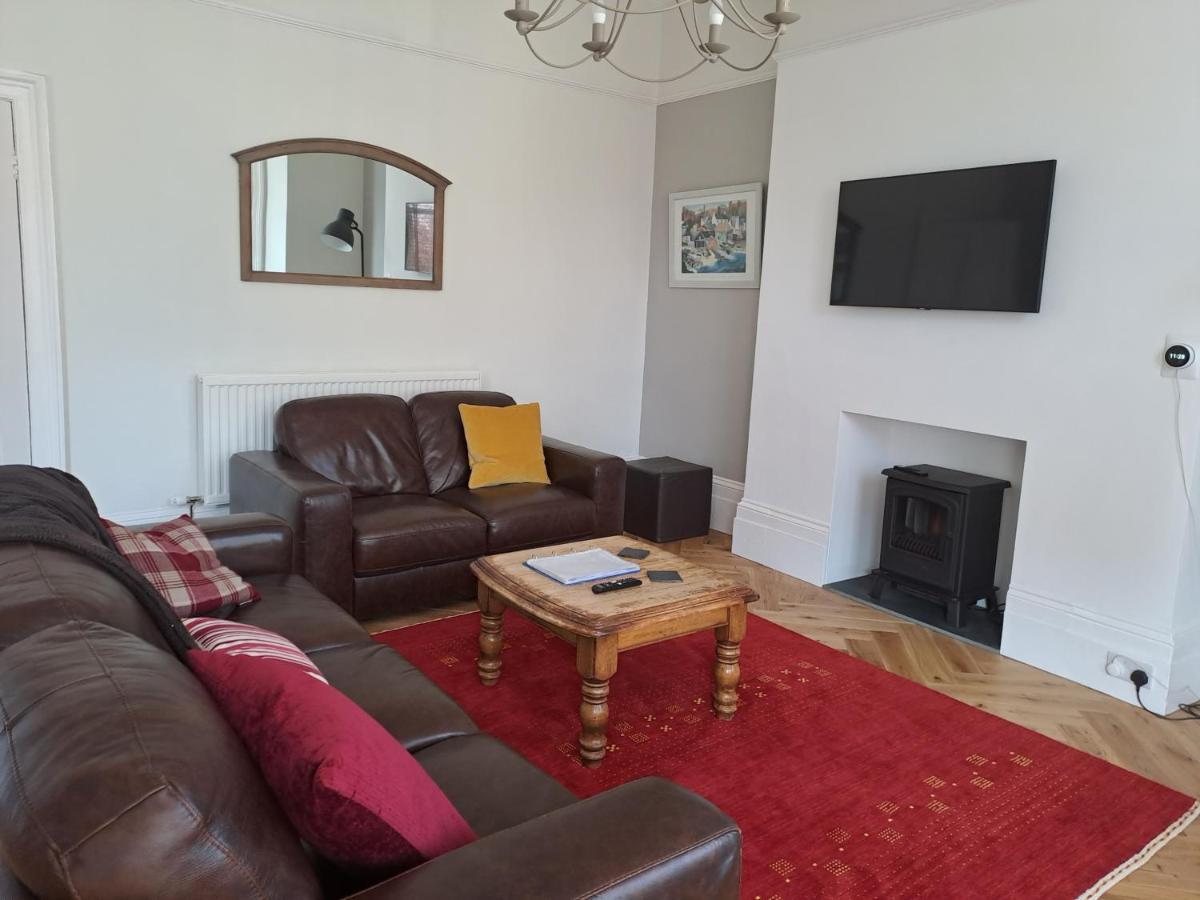 Spinnaker - Self Catering Apartment, Tenby Exteriör bild